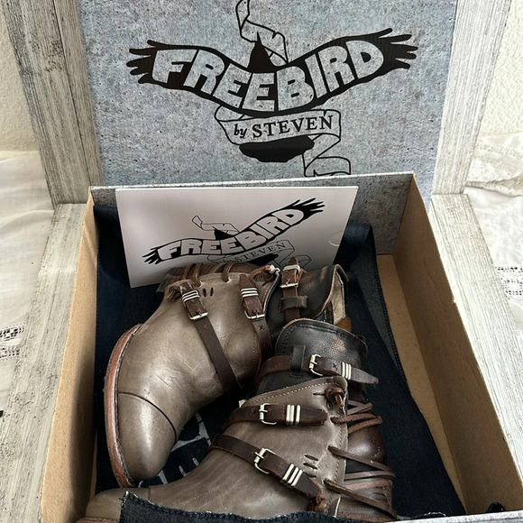 FREEBIRD Crue Womens Bootie - Picture 9 of 9